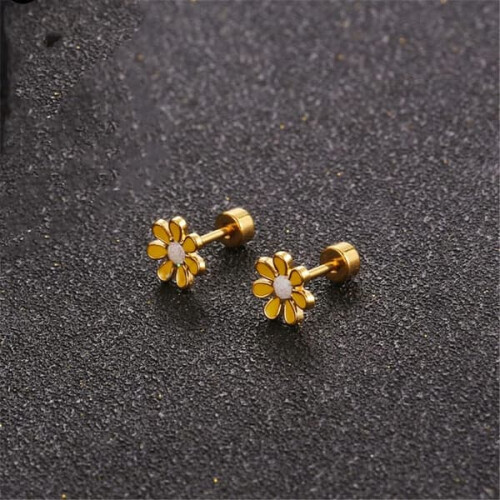 Daisy Flower Stud Earrings 18G Gold-Plated Stainless Steel 2