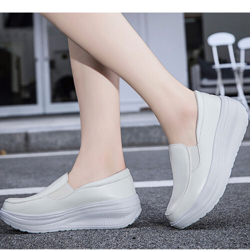 Ελαφριά γυναικεία παπούτσια πεζοπορίας Slip-On Λευκό, μέγεθος 7.5 2