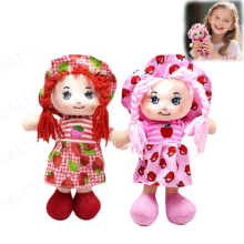 Rosa Plüschpuppe mit Früchtemotiv und Hut, 1 Stück