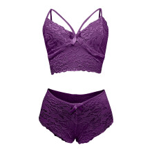 Lila Set aus lila Spitzen-Bralette und Slip mit Blumenmuster