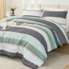 Queen Comforter Set Red Black 3-Piece Down Alternative