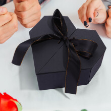 Set cutie cadou cu inimă de Ziua Îndrăgostiților, negru