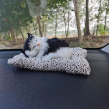 Plüschtier „Schlafender Hund“ als Auto-Armaturenbrett-Dekoration (1 Stück)