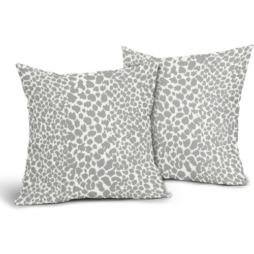 Capas de almofada com estampa de oncinha em tons de cinza e branco, algodão e linho, 45x45 cm. 1