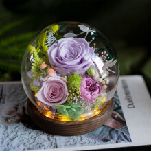 Rosa stabilizzata in cupola di vetro: un regalo perfetto per la mamma o l'insegnante.