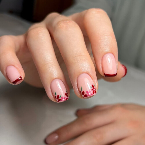 Französische rote Nagelsticker mit frischem Blumendesign, 24 Stück