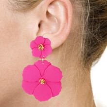 Pendientes largos colgantes con diseño floral vintage en tonos rosados (1 par)