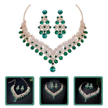 Conjunto de collar y pendientes de boda verdes
