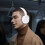 Bluetooth-hovedtelefoner med hvidt kabel og gaming-headset 6