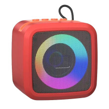 Altavoz portátil Bluetooth 5.3 con luces RGB y batería de 10 horas de duración.