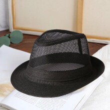 Unisex fedora hoed met korte rand, voorzien van verkoelend mesh en leer.