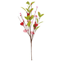 Arranjos de frutas vermelhas em formato de coração rosa para o Dia dos Namorados1
