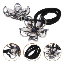 Accesorio para el cabello: creador de moños con flores de diamantes de imitación, de aleación negra.