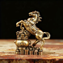 Handgesneden paardenbeeldje van koperlegering, klein bureauornament