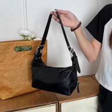 Mála Gualainn Leathair do Mhná - Mála Clutch Beag Dubh