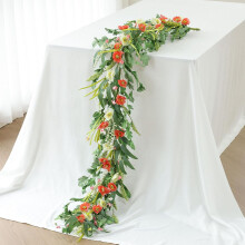 Kunstmatige bloemenslinger van 1,8 meter (6 ft) die als hangslinger dient.
