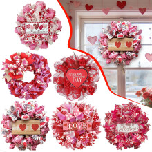 Stoffen krans met LOVE-design en roze lint (30 cm)