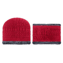 Conjunto infantil de gorro e cachecol de tricô vermelho, tamanho único.