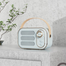 Mini Bluetooth-høyttaler med FM-radio, USB, TF, AUX, 12 timers batteri