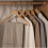 Lot de 10 cintres en bois 7
