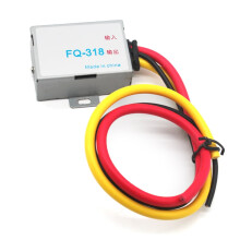 Filtro de potência de som automotivo 12V para redução de ruído em veículos.