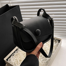 Bolsa de ombro feminina casual, leve e impermeável.