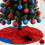 Weihnachtsbaumrock Rot Blau Spinnennetz Schneeflocken 122 cm 3