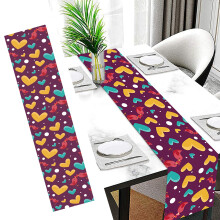 Tischläufer und Deko-Fähnchen-Set zum Valentinstag