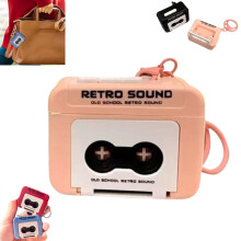 Miniaturowy magnetofon kasetowy w stylu retro z dyktafonem kasetowym