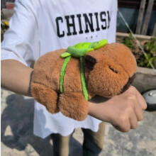 Kapibara-pehmo-nukke makuuasennossa12cm