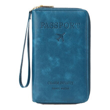 Porta-passaporte com bolso para celular e compartimentos para cartões.