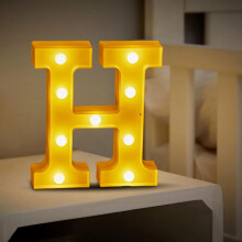 Letreiro luminoso de LED branco quente com 26 letras, alimentado por bateria.