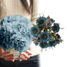 Sonnenblumen-Kunstblumenstrauß aus blauem Stoff