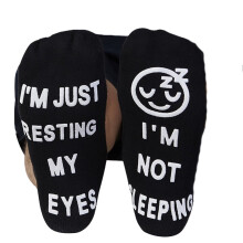 Chaussettes fantaisie avec l'inscription « Je ne dors pas » - 1 paire