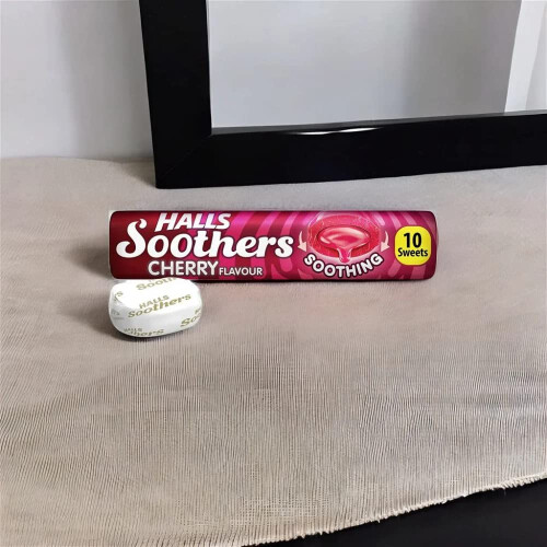 Halls Halls Soothers Real Cherry Juice Sweets, 45g 2