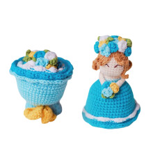 Wendbares Häkelblumenstrauß-Puppen-Set Blau