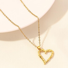 Collana con ciondolo a cuore placcato oro 18 carati in acciaio inossidabile