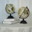 Wereldbol met gouden rand en zichtbare bedrading 3