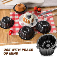 Conjunto de 4 mini formas antiaderentes para bolo Bundt de 10 cm (4 polegadas)