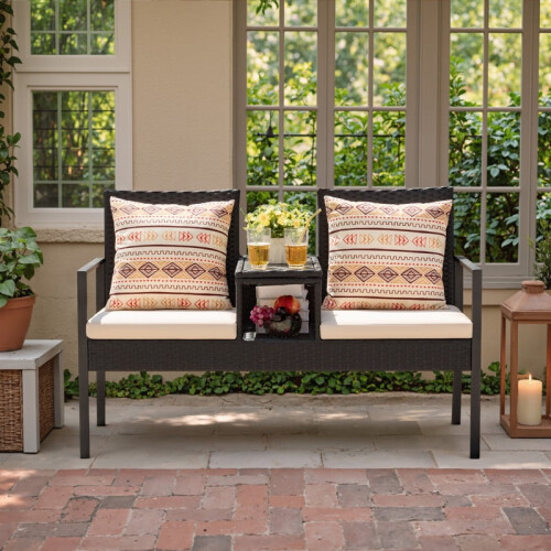Divano a due posti da esterno in rattan con cuscini e tavolino, colore beige. 1