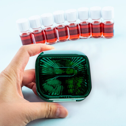 Scatola portaoggetti portatile con scomparti divisi e sigillata