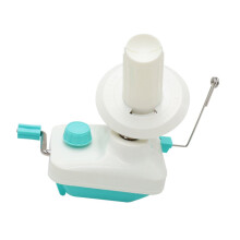 Manual yarn winder for knitting and crochet with table
