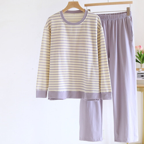 Completo pigiama da donna a maniche lunghe in cotone a righe, composto da 2 pezzi. 2