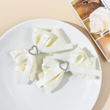Women's beige heart-shaped rhinestone bow hair clip