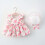 Vestido de verão para bebê menina com suspensórios e chapéu. 2