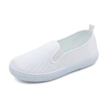Hvide lette børnesneakers i kanvas med prewalker-logo