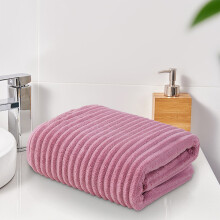 Fluwelen badhanddoek en pluche badmat set (2 stuks)