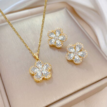 Ensemble collier et boucles d'oreilles fleuries, chaîne cœur strass 1