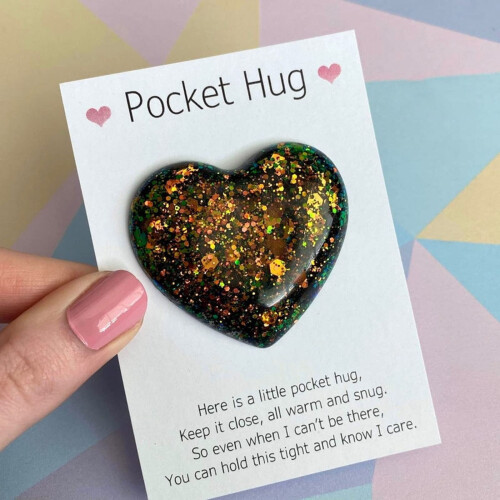 Pocket Hug Heart Token with Greeting Card 1 pc
