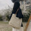 Große Damen-Schultertasche aus Stroh mit Lochmuster 4